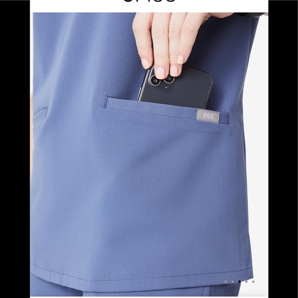 NWT FIGS Casma Three-Pocket Scrub Top Big Sky Blue - Picture 4 of 7